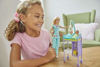 Barbie lelle bērnu ārsts GKH23